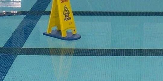 señalización piscina